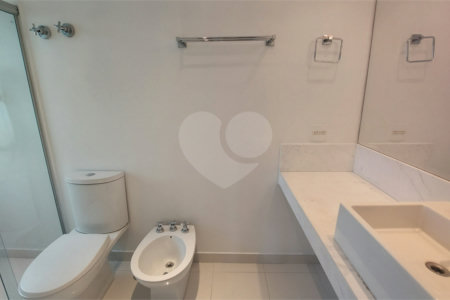 Apartamento à venda com 3 quartos, sendo 1 suíte, em Alto da Boa Vista, São Paulo, SP