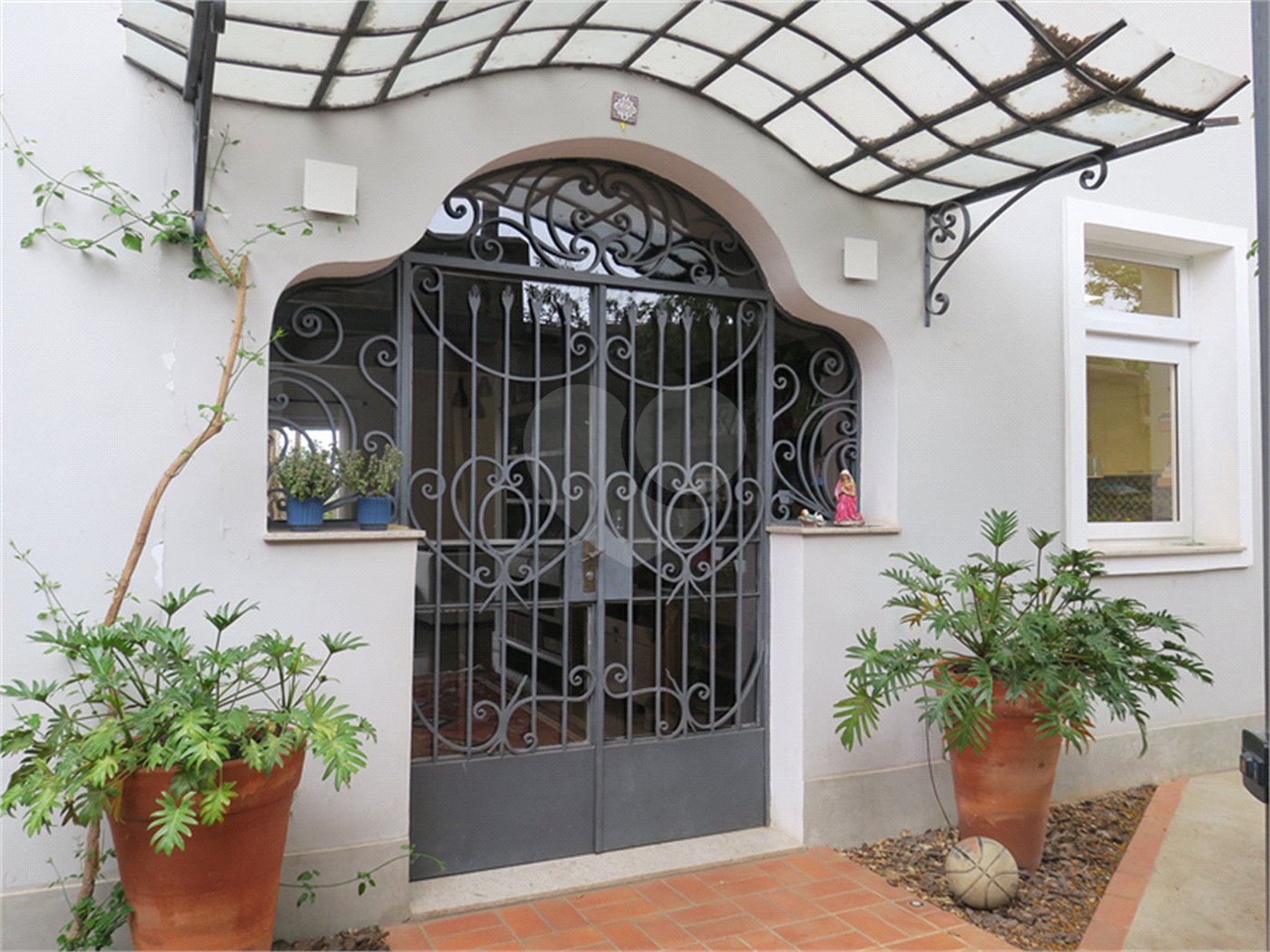 Sobrado à venda com 5 quartos, sendo 4 suítes,  em Jardim Panorama, São Paulo, SP