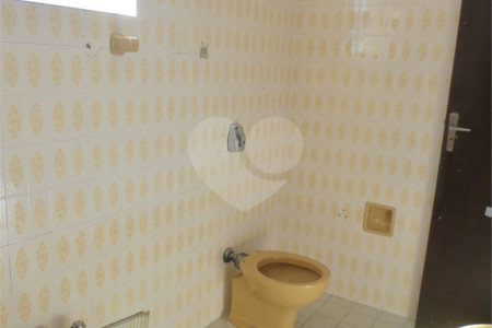Casa à venda com 4 quartos, sendo 1 suíte, em Vila Santo Estéfano, São Paulo, SP