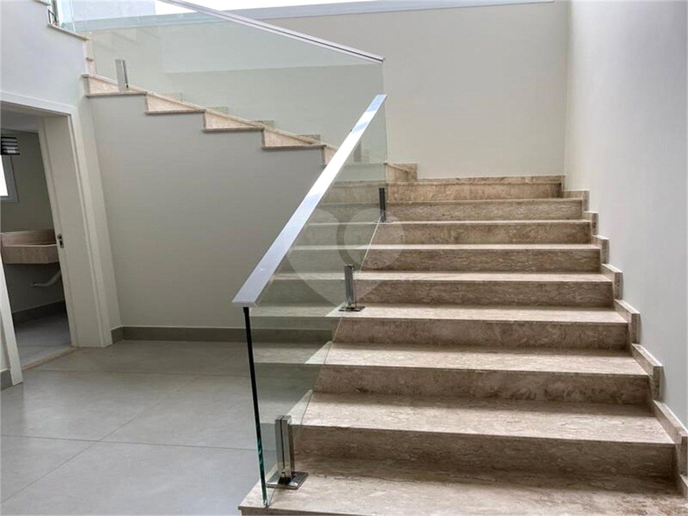 Casa à venda com 3 suítes no condomínio Jardim Residencial Dona Lucilla, Indaiatuba - SP