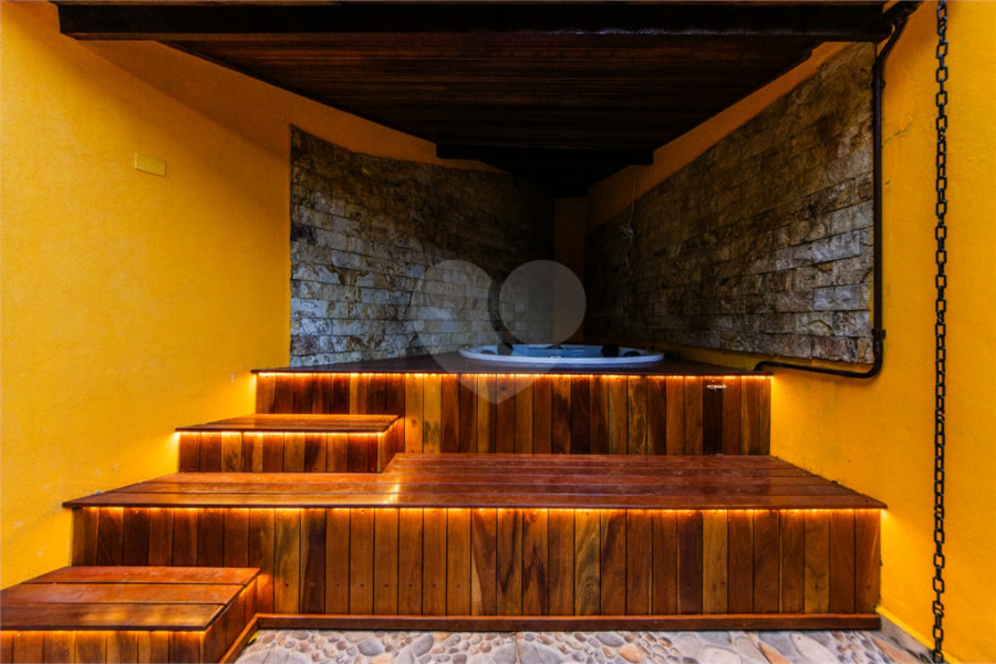 Casa à venda ou para alugar com 4 quartos, sendo 3 suítes,  no condomínio Da Serra, São Paulo - SP