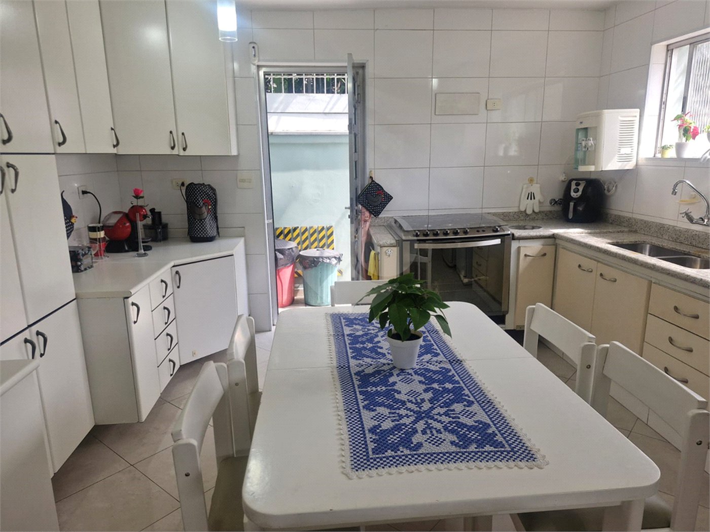 Casa à venda com 4 quartos, sendo 1 suíte, em Brooklin, São Paulo, SP