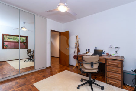 Casa Térrea à venda com 3 quartos, sendo 1 suíte,  em Alto da Boa Vista, São Paulo, SP