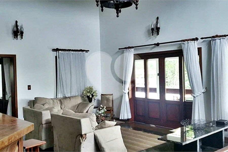 Casa à venda com 4 suítes no condomínio Alpes da Cantareira, Mairiporã - SP