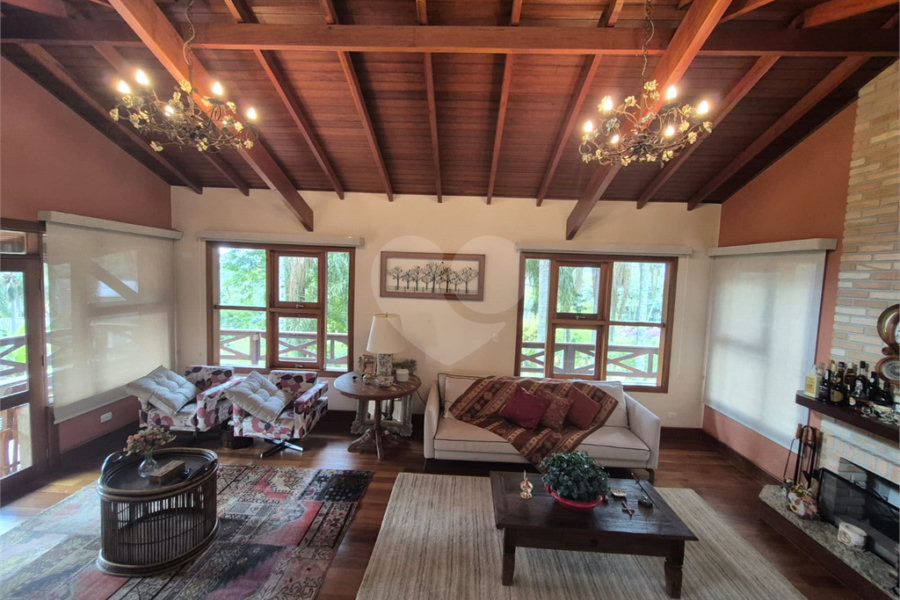 Casa à venda com 3 suítes no condomínio Sausalito, Mairiporã - SP