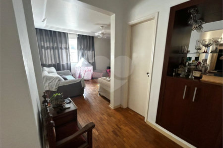 Apartamento à venda com 3 quartos, sendo 1 suíte, no Centro, Ribeirão Preto, SP