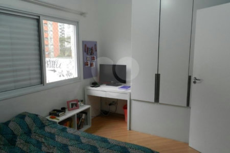 Sobrado à venda com 3 suítes em Brooklin, São Paulo, SP