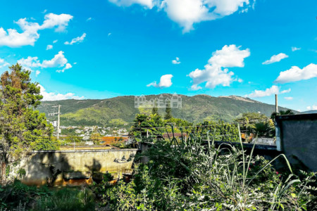 Casa à venda com 4 suítes em Vila Petrópolis, Atibaia, SP