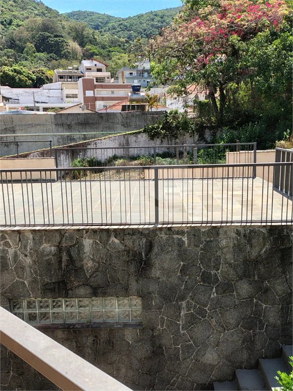 Casa à venda ou para alugar com 5 quartos, sendo 2 suítes, em Jardim Dos Estados, Poços de Caldas - MG