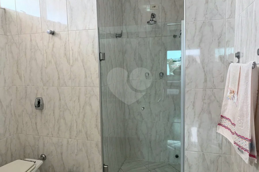 Excelente sobrado com piscina e churrasqueira