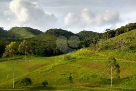 Sítio à Venda Natividade da Serra c/ 2.291,56m² Area Const. e 271.000,00m² Área Total