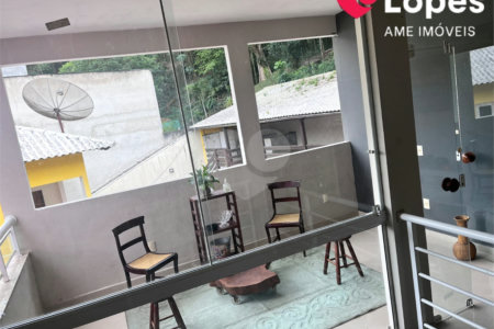 Casa à venda com 4 quartos, sendo 3 suítes, no condomínio Fazenda Cantagalo, Rio de Janeiro - RJ