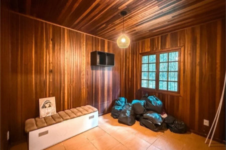 Casa à venda com 3 quartos, sendo 1 suíte, em Chácara São João, Carapicuíba, SP