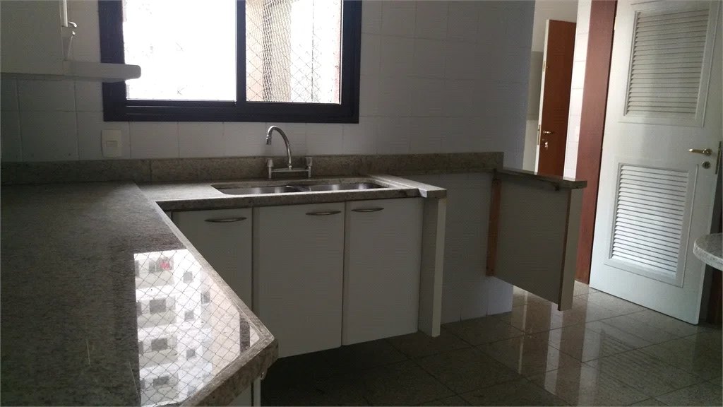 Apartamento à venda com 4 suítes em Vila Suzana, São Paulo, SP