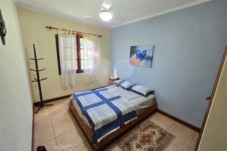 Chácara à venda com 4 quartos, sendo 1 suíte, em Cercadinho, Alambari, SP