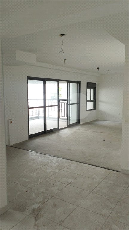 Apartamento à venda ou para alugar com 3 suítes em Mooca, São Paulo, SP