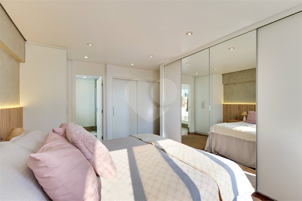 Apartamento à venda com 3 quartos, sendo 2 suítes,  em Alto da Boa Vista, São Paulo, SP