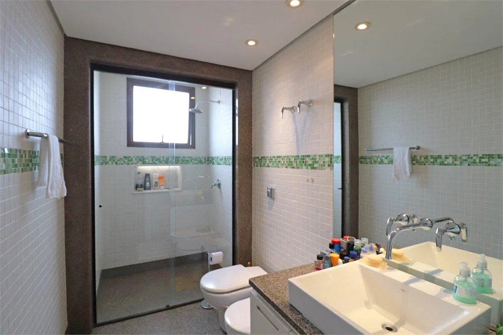 Apartamento à venda com 3 suítes em Vila Suzana, São Paulo, SP