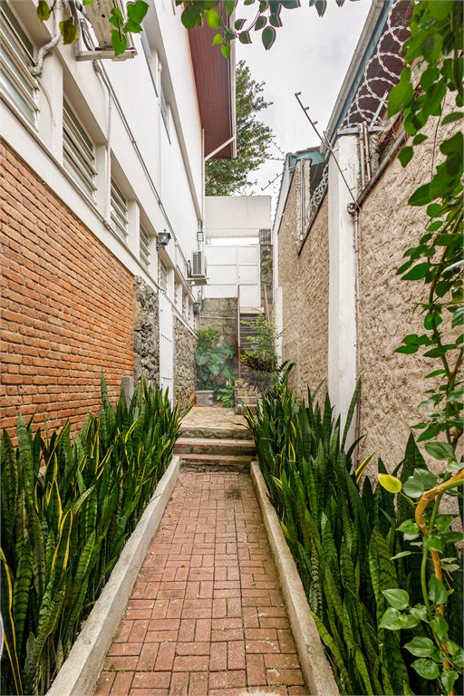 Sobrado à venda com 4 quartos, sendo 1 suíte, em Brooklin, São Paulo, SP