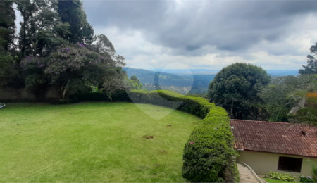 Sobrado para alugar com 4 suítes em Roseira, Mairiporã, SP
