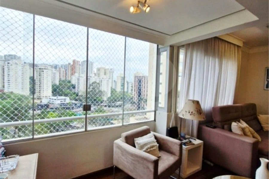 Apartamento à venda com 3 quartos, sendo 1 suíte, em Morumbi, São Paulo, SP