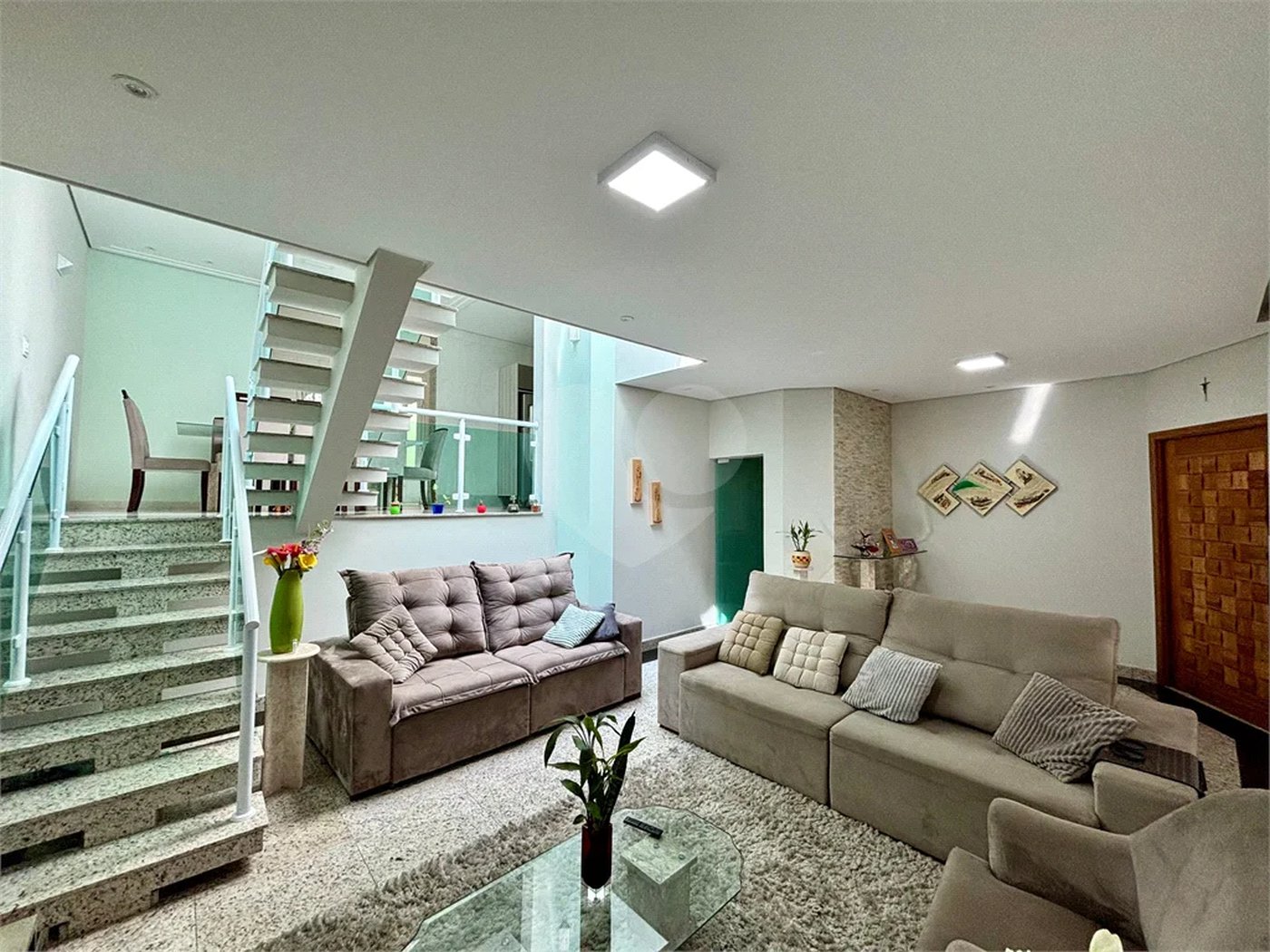 Casa à venda ou para alugar com 6 quartos, sendo 1 suíte, em Residencial/Comercial, Guarulhos, SP