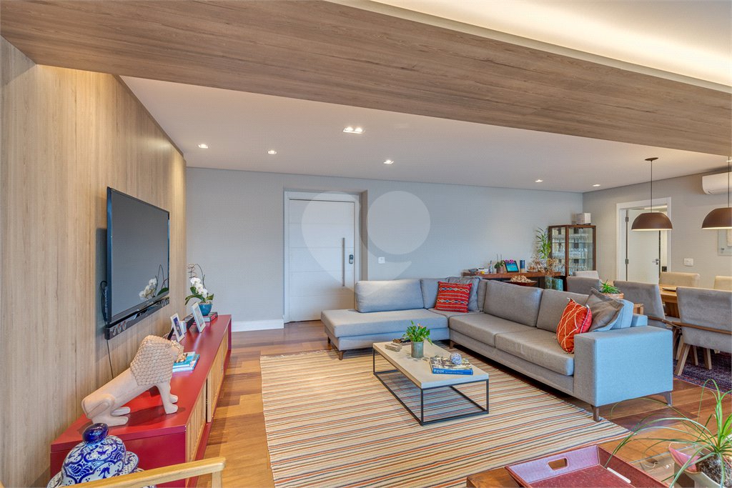 Apartamento à venda com 3 suítes em Chácara Santo Antônio, São Paulo, SP