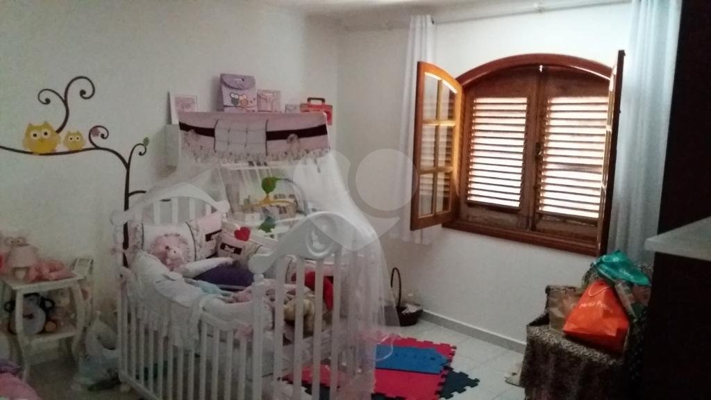 Sobrado à venda com 4 quartos, sendo 1 suíte, em Tremembé, São Paulo, SP