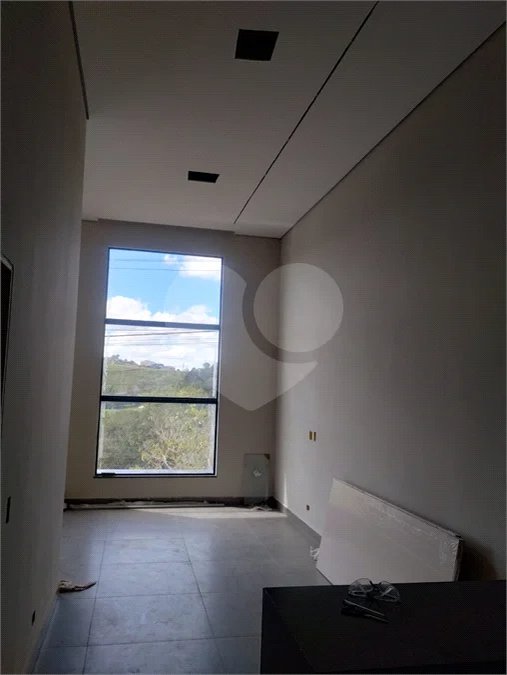 Casa em Atibaia com 3 dormitórios (1 suíte), sala 2 ambientes, piscina, 2 vagas de garagem, aceita financiamento