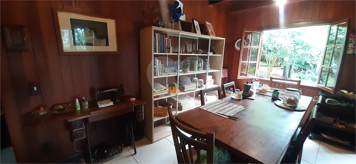 Casa à venda com 4 quartos, sendo 2 suítes, no condomínio Associação Reserva das Hortênsias, Mairiporã - SP