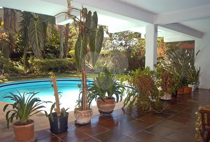 Casa à venda com 5 quartos, sendo 4 suítes, em Alto da Boa Vista, São Paulo, SP