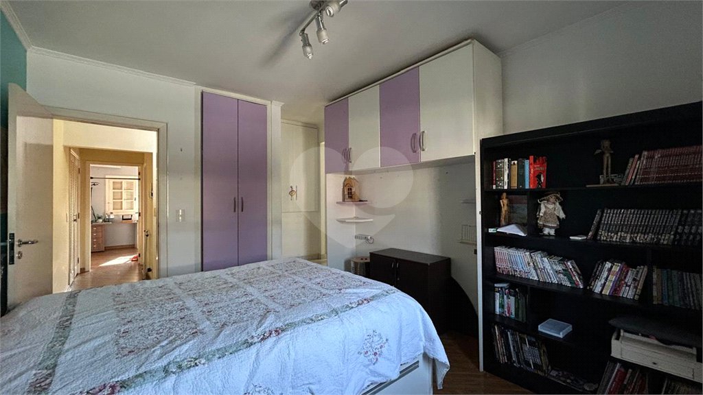 Casa à venda com 3 quartos, sendo 1 suíte, no condomínio Marcia Miyashiro, São Paulo - SP