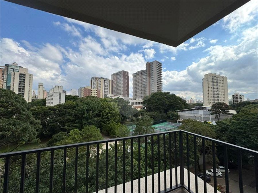 Apartamento à venda com 3 suítes em Vila Clementino, São Paulo, SP