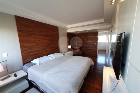 Apartamento à venda com 3 quartos, sendo 2 suítes, em Alto da Boa Vista, São Paulo, SP