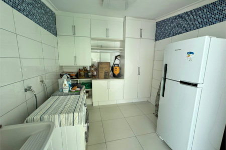 Casa à venda com 3 quartos, sendo 1 suíte, no condomínio Residencial Jardim das Flores 1510, Cotia - SP