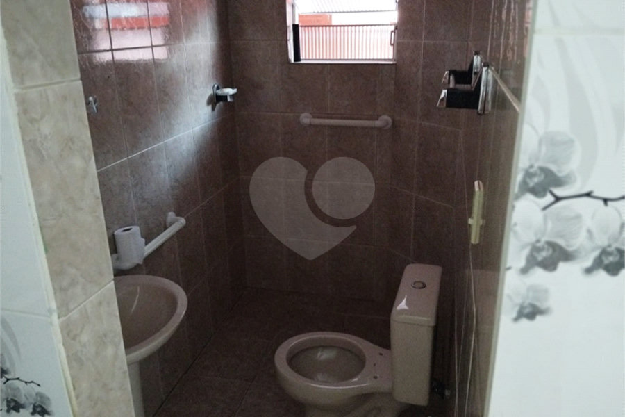 Casa à venda com 4 quartos, sendo 2 suítes, em Vila Santa Margarida, Ferraz de Vasconcelos, SP