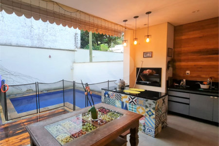 Casa à venda com 4 suítes no condomínio Villaggio DI Palme, São Paulo - SP