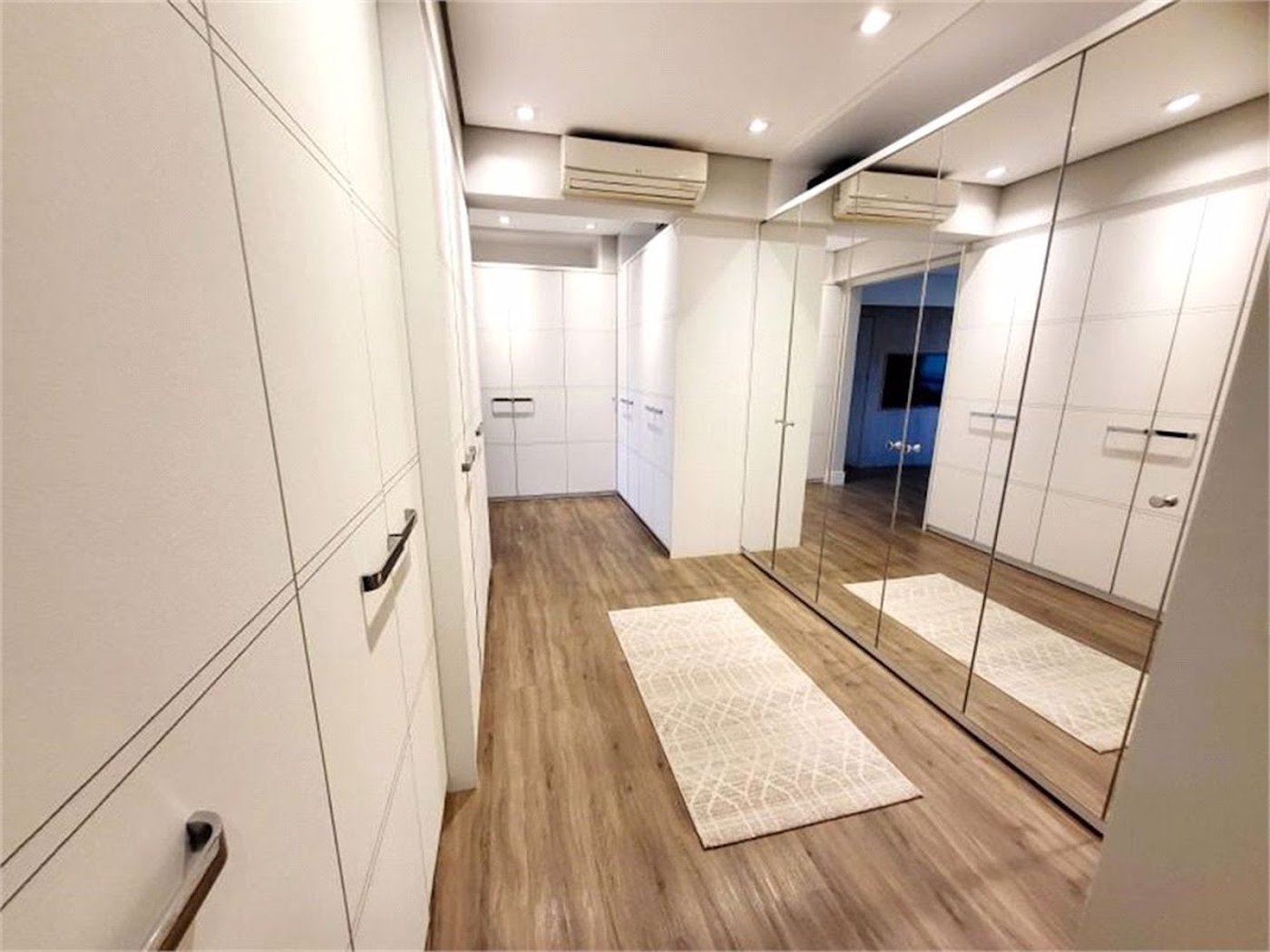 Apartamento Residencial à venda, Gonzaga, Santos - AP1684.