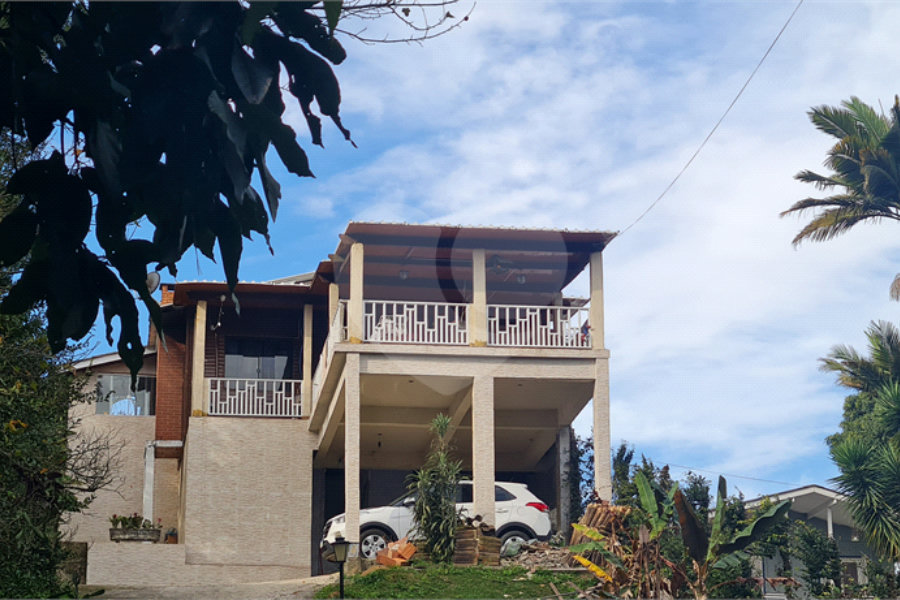 Casa à venda ou para alugar com 3 quartos, sendo 2 suítes, no condomínio Jardim da Montanha I, Mairiporã - SP
