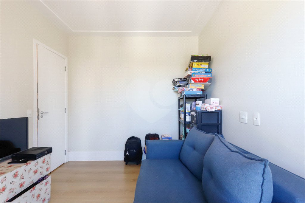 Apartamento à venda com 3 quartos, sendo 1 suíte,  em Vila Anastácio, São Paulo, SP