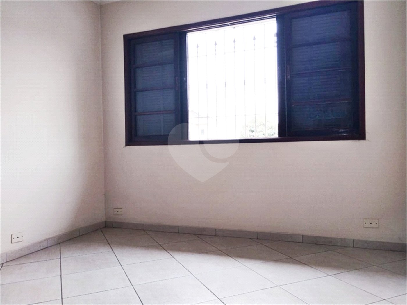 Sobrado à venda com 2 quartos em Vila Nivi, São Paulo, SP