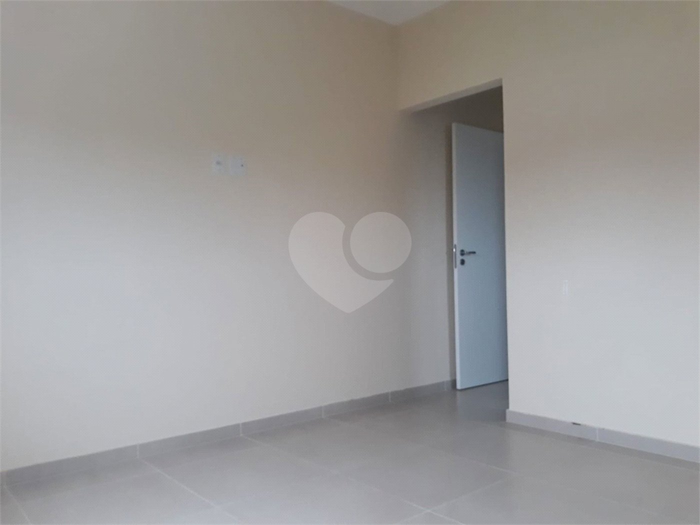 Apartamento à venda com 2 quartos, sendo 1 suíte,  em Jardim Brasil, São Roque, SP