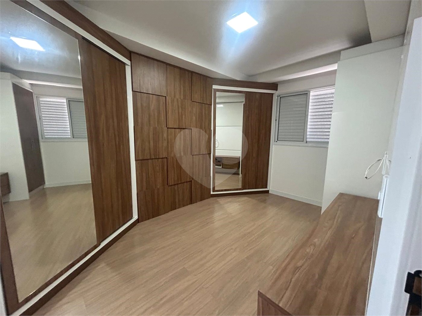 Apartamento à venda com 2 quartos, sendo 1 suíte, em Jardim Piratininga, Sorocaba, SP