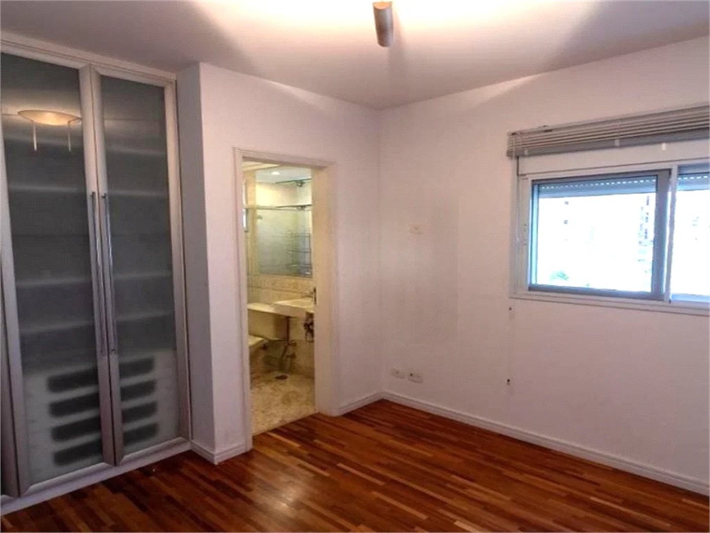 Apartamento à venda com 4 suítes em Jardim Leonor, São Paulo, SP