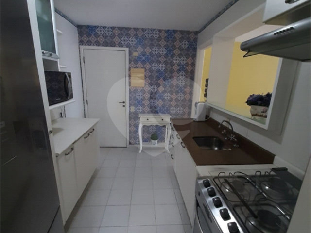 Apartamento à venda com 3 quartos, sendo 1 suíte,  em Santo Amaro, São Paulo, SP