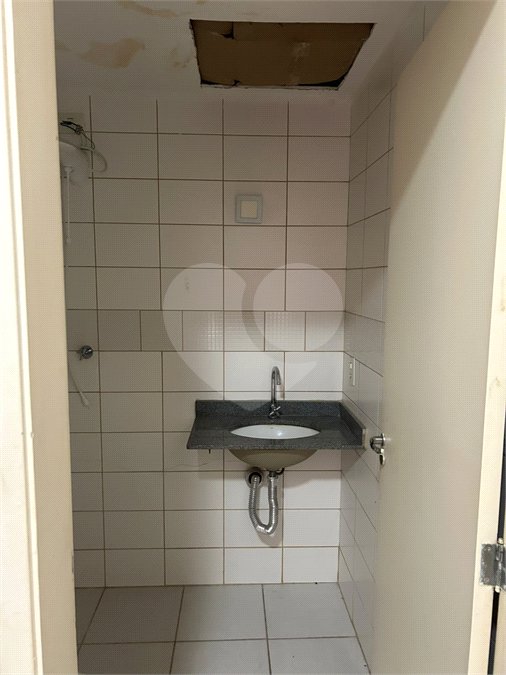 Casa à venda com 3 quartos, sendo 1 suíte,  no condomínio Village St. Louis, São Paulo - SP