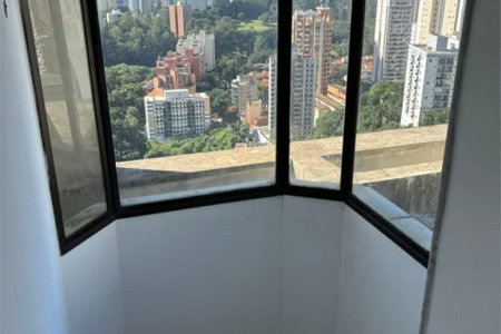 Cobertura à venda com 3 quartos, sendo 1 suíte, em Vila Andrade, São Paulo, SP