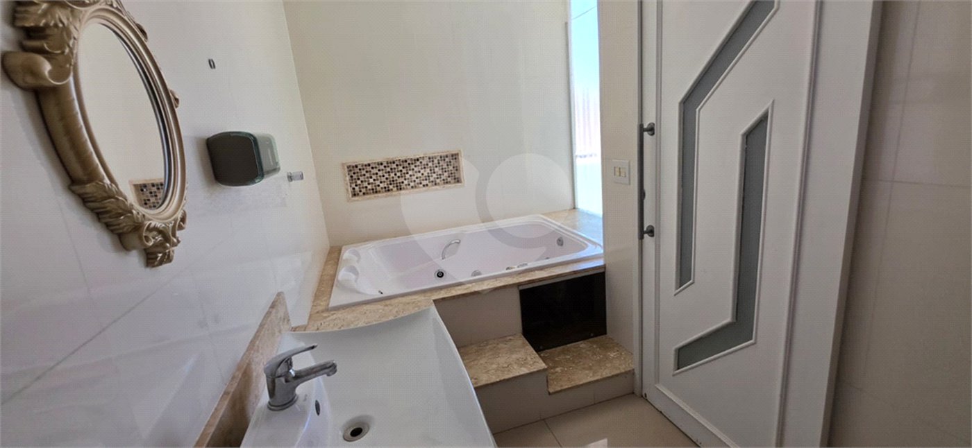 Casa Térrea à venda ou para alugar com 8 quartos, sendo 4 suítes, em Vila Pereira Barreto, São Paulo, SP