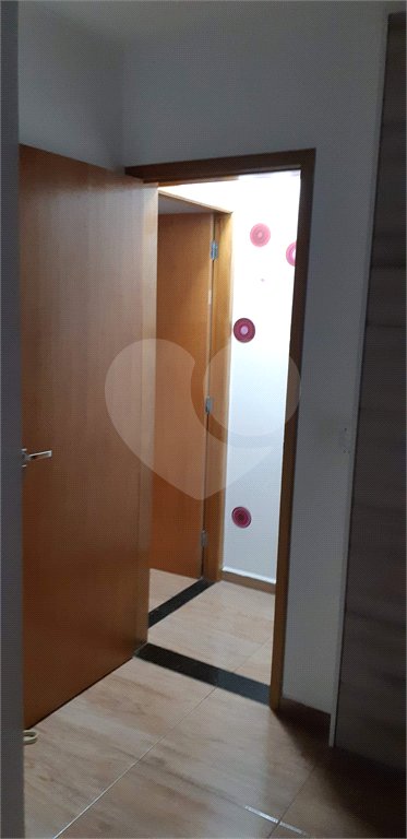 Casa à venda ou para alugar com 3 quartos, sendo 2 suítes,  no condomínio Residencial Erika, São Paulo - SP