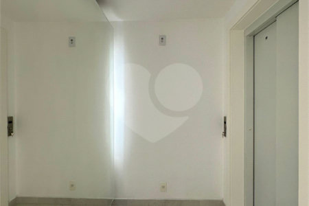 Apartamento à venda com 3 suítes em Vila Suzana, São Paulo, SP